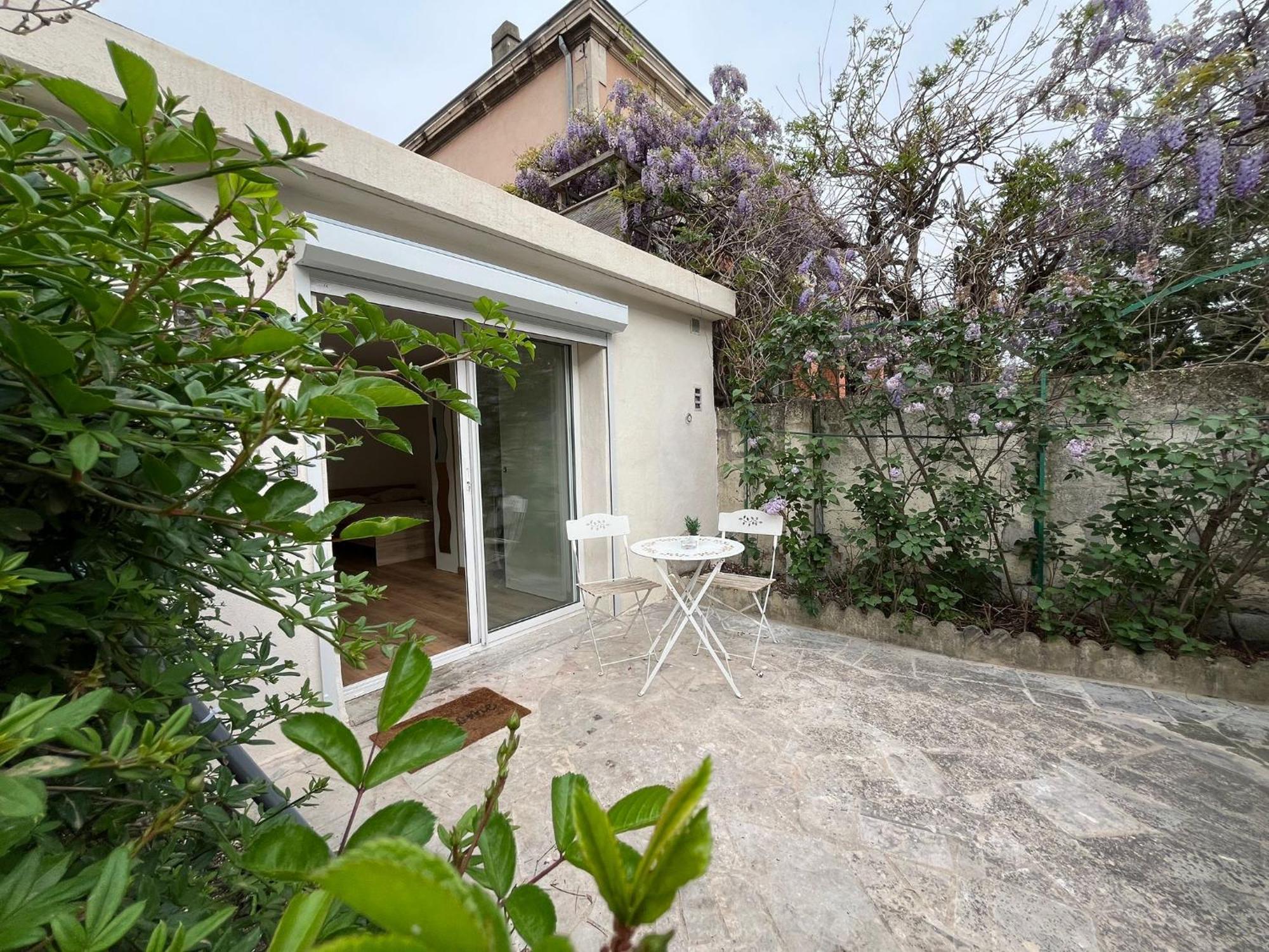 Studio Avec Clim Et Terrasse Proche Du Centre Ville D'Avignon Exterior photo